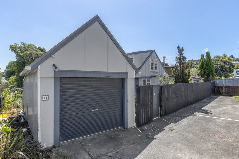 Photo of property in 11 Whanake Street, Titahi Bay, Porirua, 5022