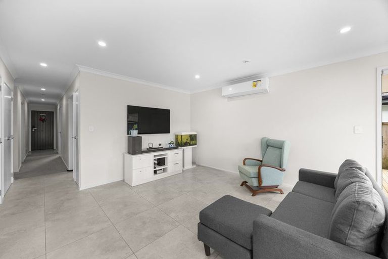 Photo of property in 13 Leebank Crescent, Riverhead, 0820