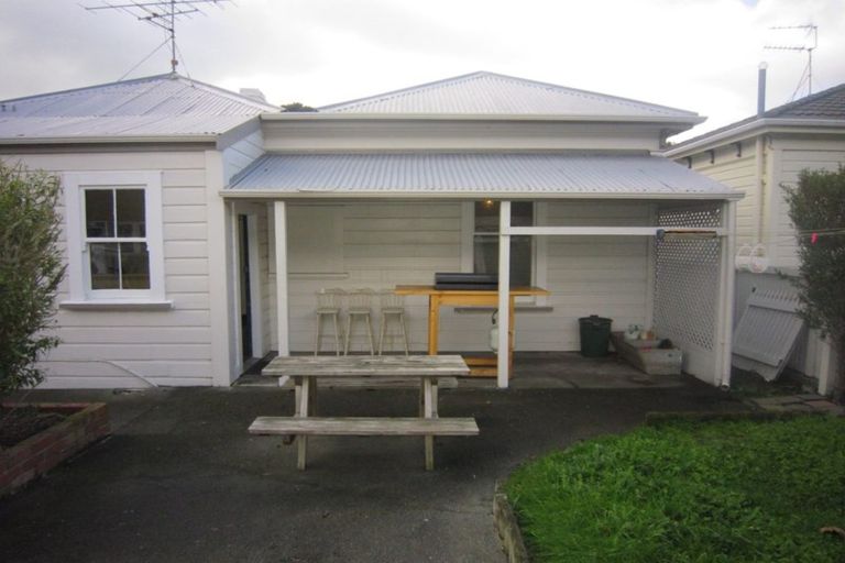 Photo of property in 52 Kilbirnie Crescent, Kilbirnie, Wellington, 6022