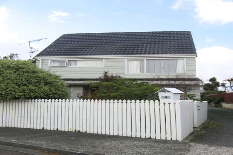 Photo of property in 8a Alister Way, Churton Park, Wellington, 6037