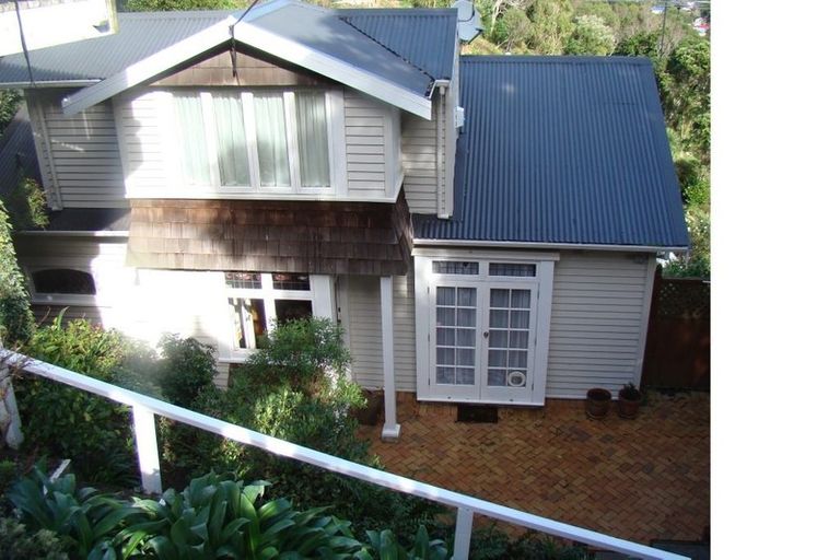 Photo of property in 28 Saint Michaels Crescent, Kelburn, Wellington, 6012