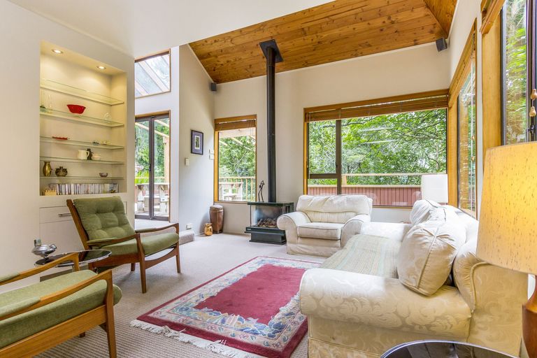 Photo of property in 409 Titirangi Road, Titirangi, Auckland, 0604