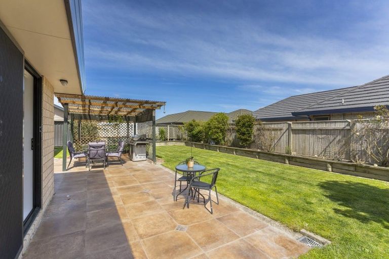 Photo of property in 25 Geneva Terrace, Kelvin Grove, Palmerston North, 4414