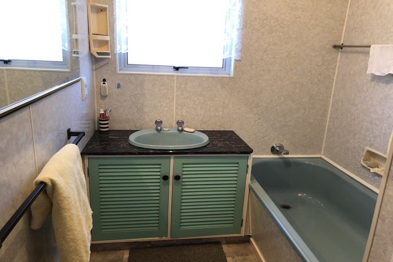 Photo of property in 216 Parklands Avenue, Bell Block, New Plymouth, 4312