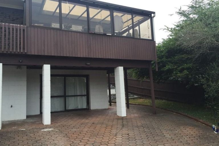 Photo of property in 150 Everglade Drive, Totara Heights, Auckland, 2105