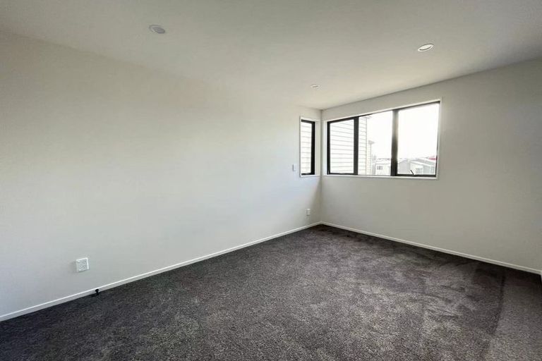 Photo of property in 29 Noeleen Street, Glenfield, Auckland, 0629