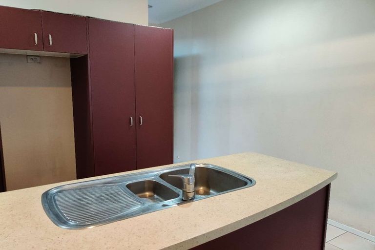 Photo of property in Tuscany Towers, 53/1 Ambrico Place, New Lynn, Auckland, 0600