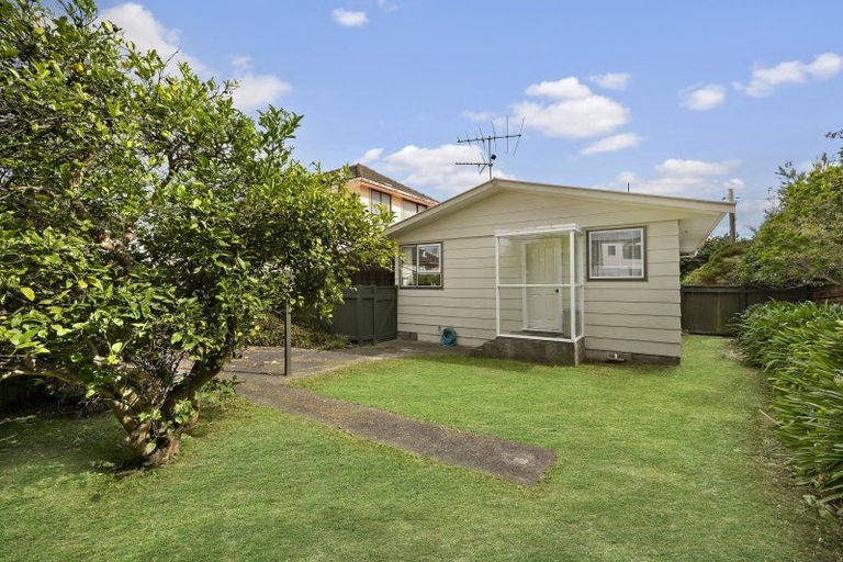 Photo of property in 2 Waldie Grove, Avalon, Lower Hutt, 5011