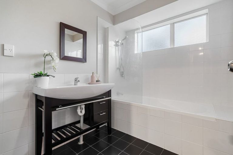 Photo of property in 33a Berwyn Avenue, Takanini, 2112