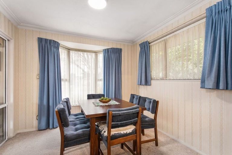 Photo of property in 2/427 Memorial Avenue, Burnside, Christchurch, 8053