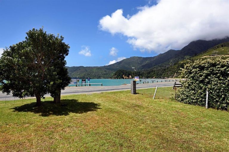 Photo of property in 20 Esplanade, Okiwi Bay, French Pass, 7193