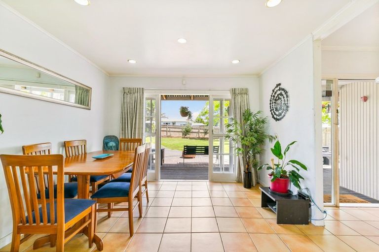 Photo of property in 57 Lynwood Road, New Lynn, Auckland, 0600