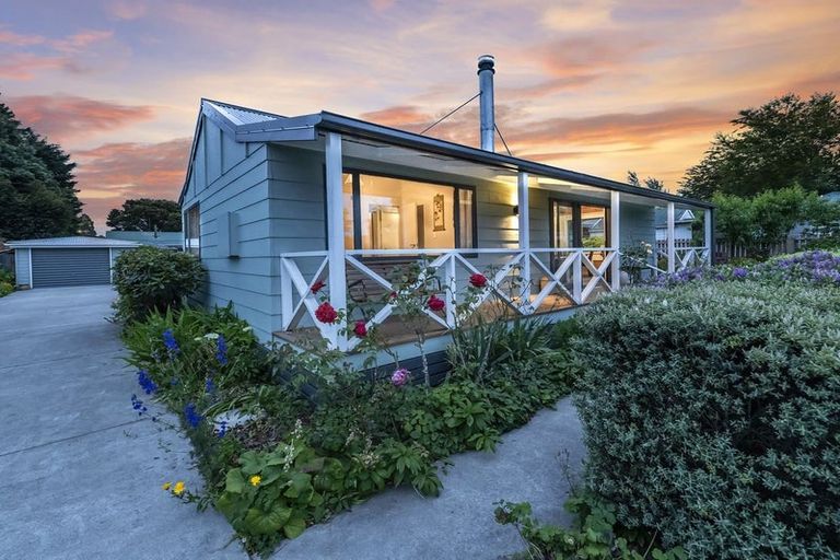 Photo of property in 4 Russell Street, Darfield, 7510