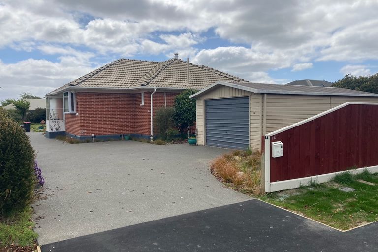 Photo of property in 64 Middlepark Road, Sockburn, Christchurch, 8042