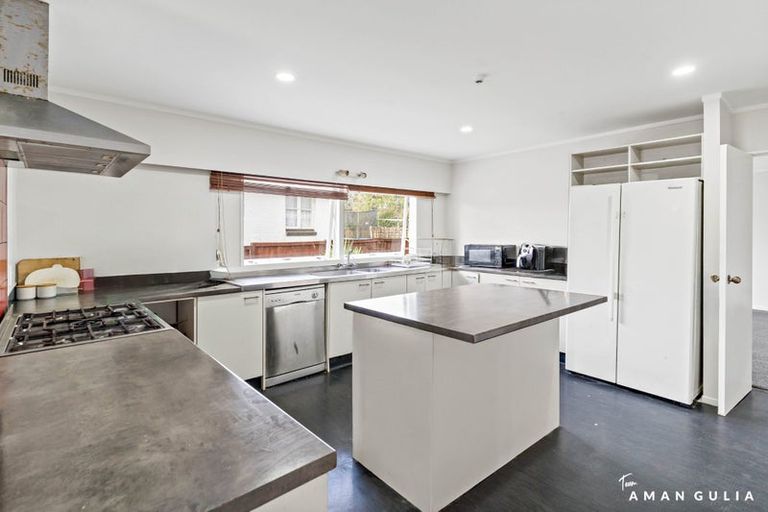 Photo of property in 1 Hill Crescent, Papakura, 2110