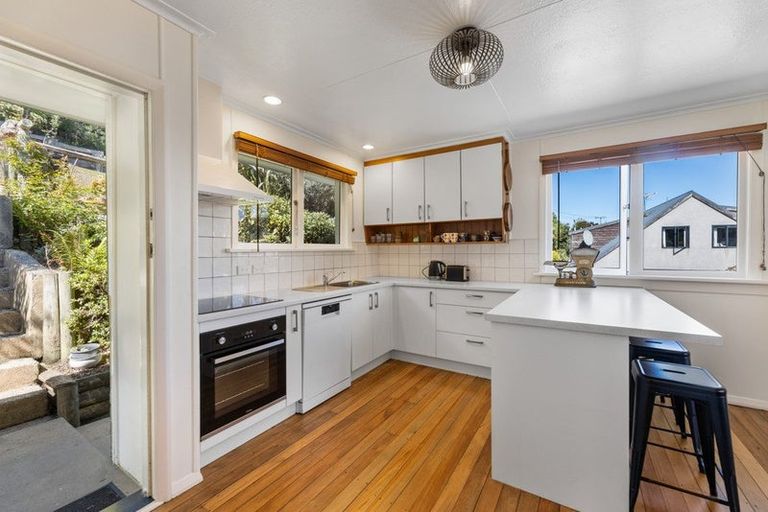 Photo of property in 74 Hocken Street, Kenmure, Dunedin, 9011