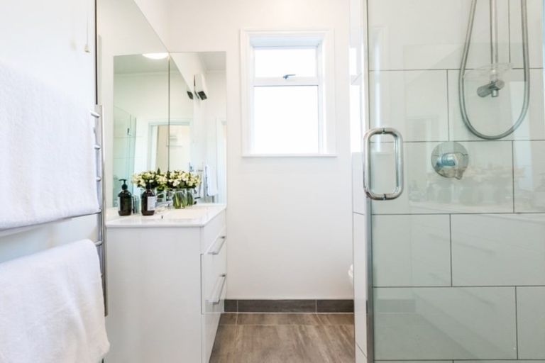 Photo of property in 1 Te Awa Avenue, Te Awa, Napier, 4110