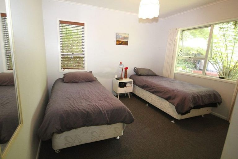 Photo of property in 2a Hammond Avenue, Hatfields Beach, Orewa, 0931