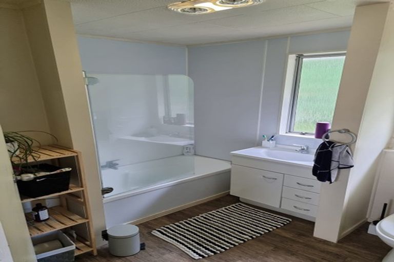 Photo of property in 73 Heta Road, Highlands Park, New Plymouth, 4312