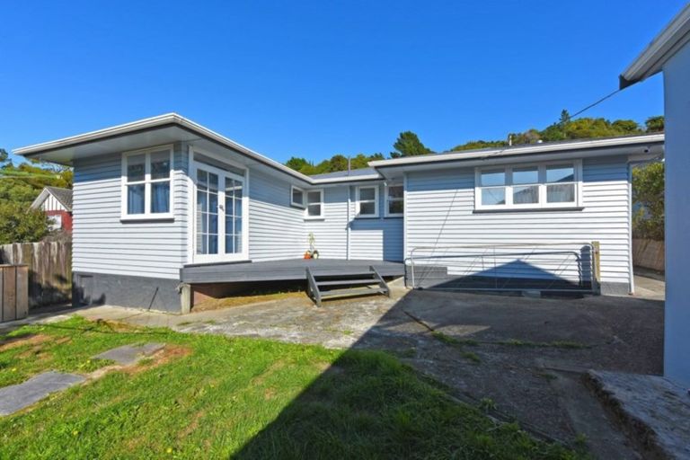 Photo of property in 14 Logie Street, Stokes Valley, Lower Hutt, 5019