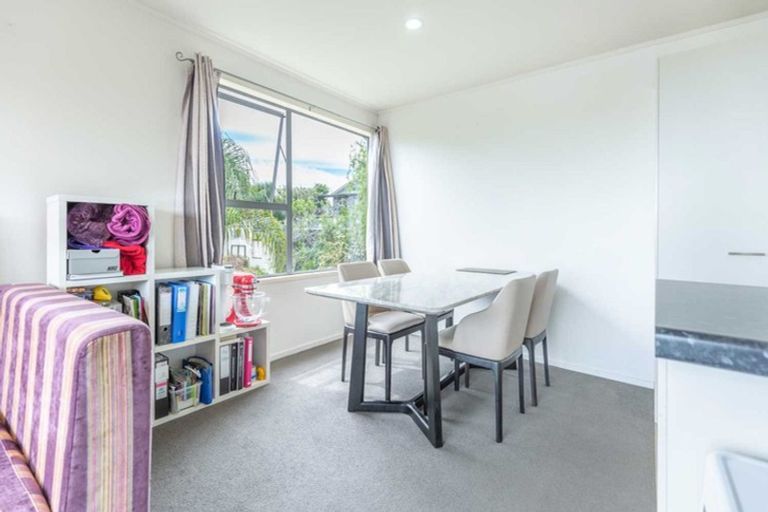 Photo of property in 33 Keegan Drive, Massey, Auckland, 0614
