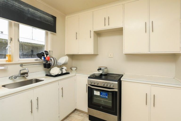 Photo of property in 21 Cricket Place, Melville, Hamilton, 3206