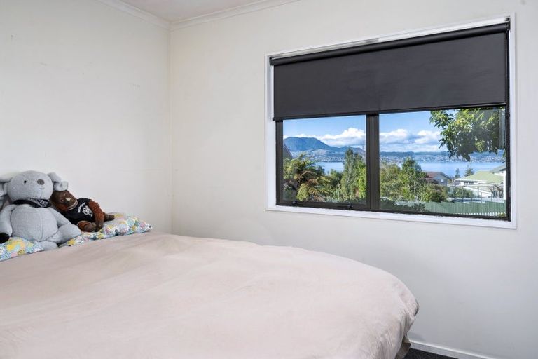 Photo of property in 13 Cherry Lane, Acacia Bay, Taupo, 3330