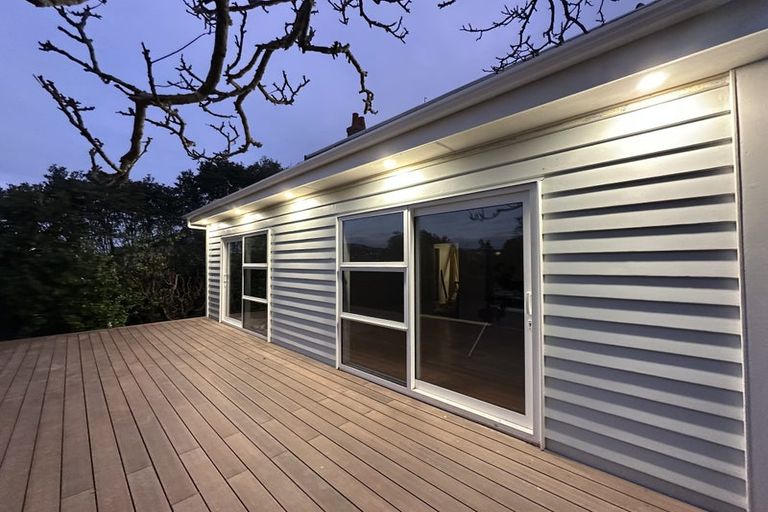 Photo of property in 90 Maupuia Road, Maupuia, Wellington, 6022