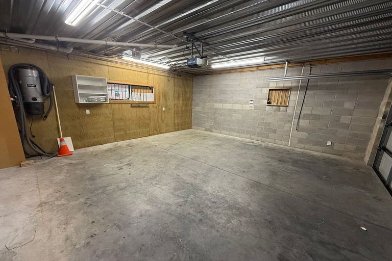 Photo of property in 19a Sunnyside Road, Sunnyvale, Auckland, 0612