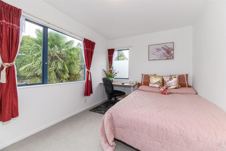 Photo of property in 111a Rosier Road, Glen Eden, Auckland, 0602