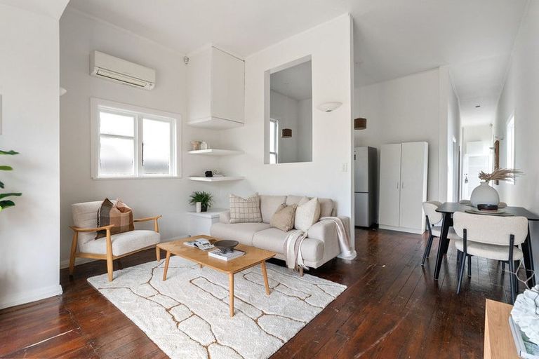 Photo of property in 138 Rongotai Road, Kilbirnie, Wellington, 6022