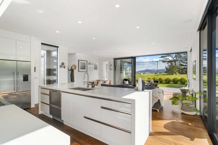 Photo of property in 33 Oceanair Drive, Pauanui, Hikuai, 3579