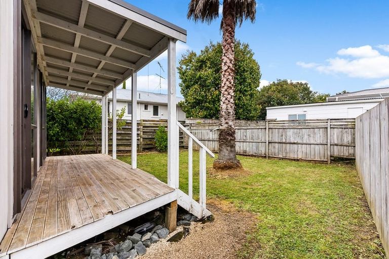 Photo of property in 9 Ivy Place, Birkdale, Auckland, 0626