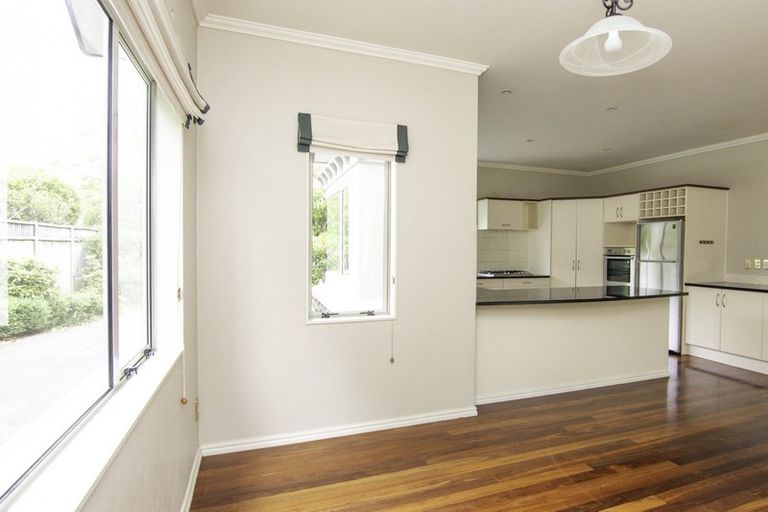 Photo of property in 4 Pastoral Lane, Hokowhitu, Palmerston North, 4410