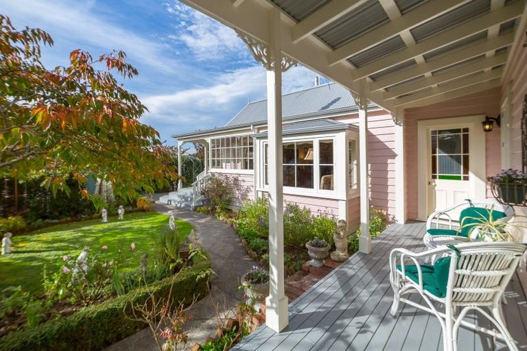 Photo of property in 10 Cotter Street, Greytown, 5712