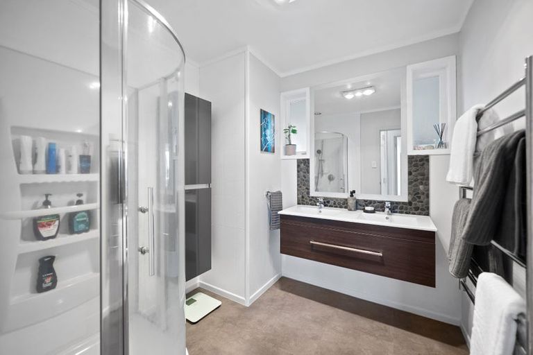 Photo of property in 70 Wishart Road, Helensville, 0800