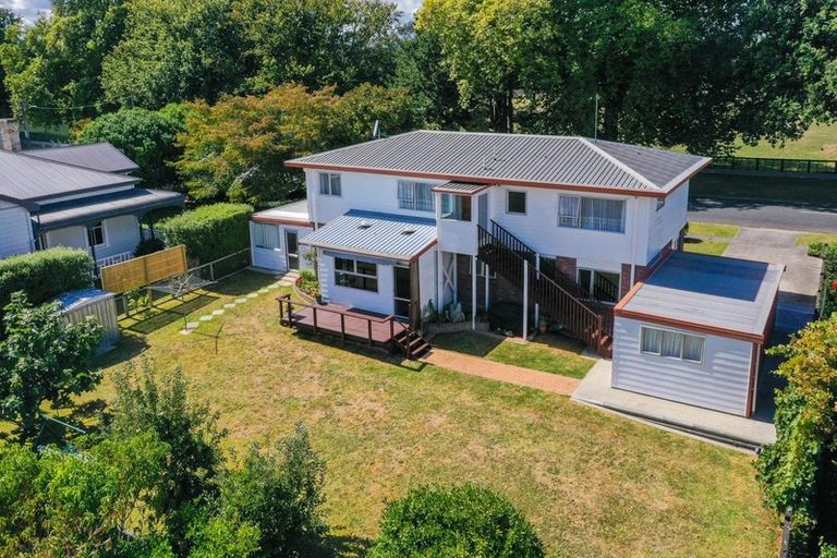 Photo of property in 61 Carlyle Street, Leamington, Cambridge, 3432