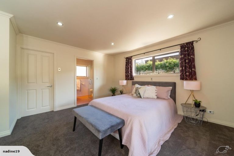 Photo of property in 4 Coburn Place, Lake Hayes, Queenstown, 9304