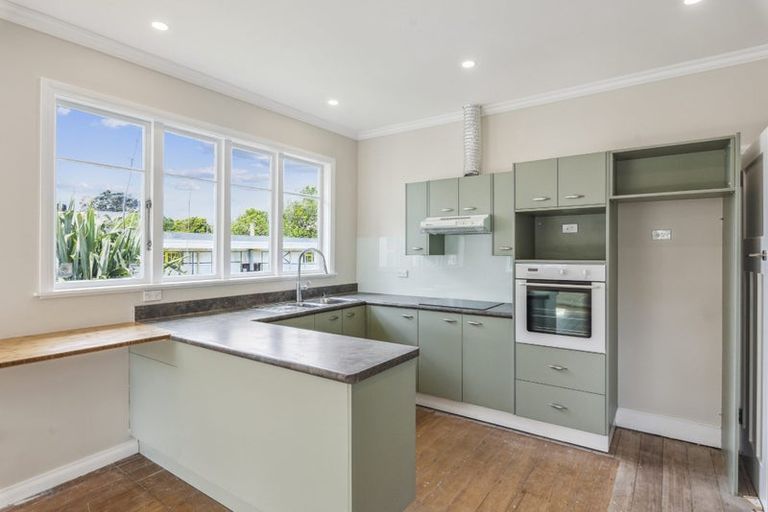 Photo of property in 98 Rosetta Road, Raumati South, Paraparaumu, 5032