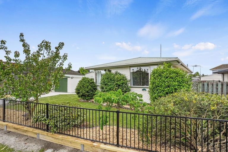 Photo of property in 4 Walker Place, Rangiora, 7400