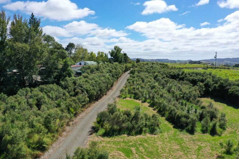 Photo of property in 147 Whaka Road, Maungaturoto, 0520