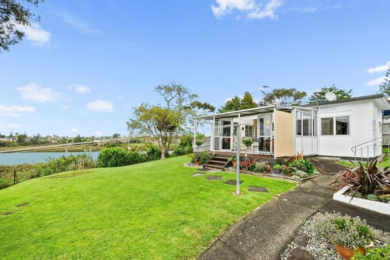 Photo of property in 171c Colwill Road, Massey, Auckland, 0614