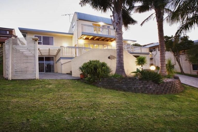 Photo of property in 20 Merehai Place, Snells Beach, 0920