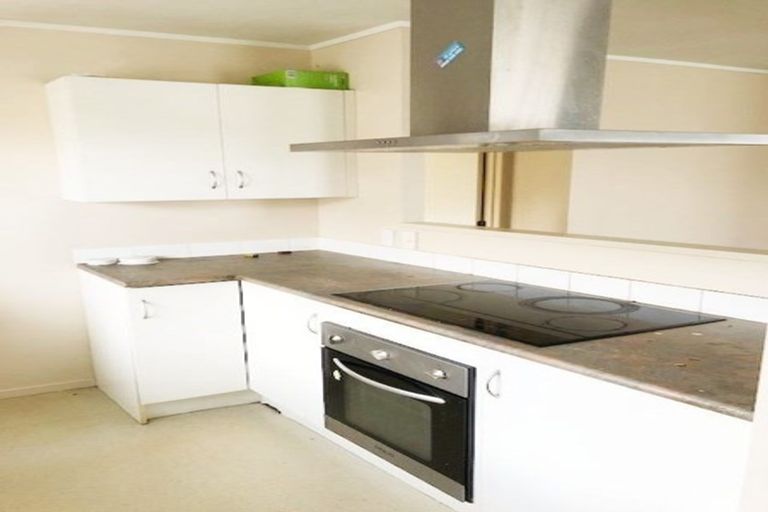 Photo of property in 174 Bruce Mclaren Road, Henderson, Auckland, 0612