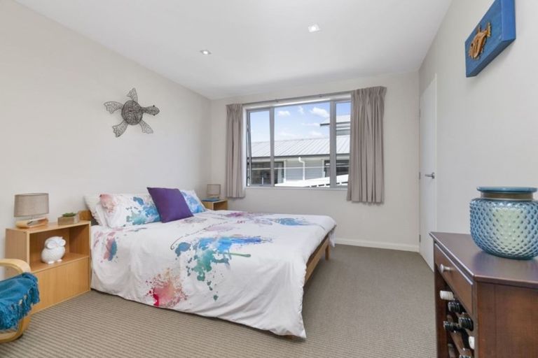 Photo of property in 4 Rock Isle Road, Torbay, Auckland, 0630