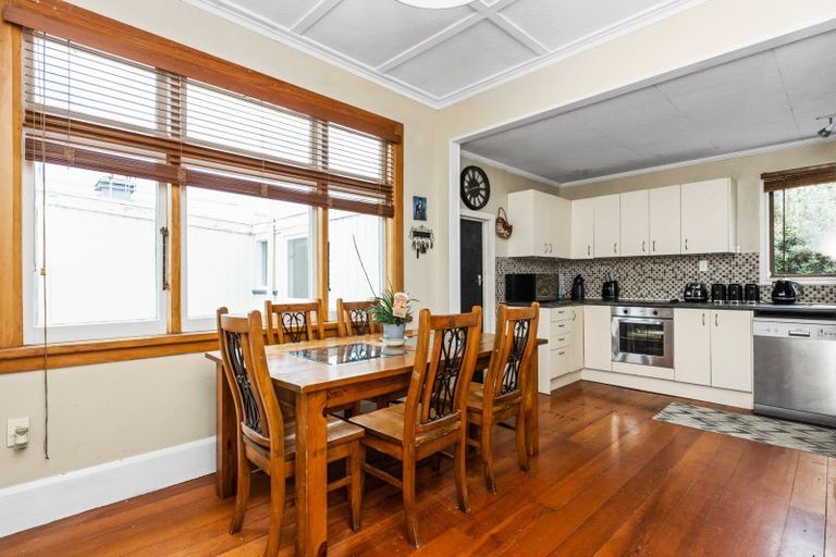 Photo of property in 33 Bowling Road, Greenmeadows, Napier, 4112
