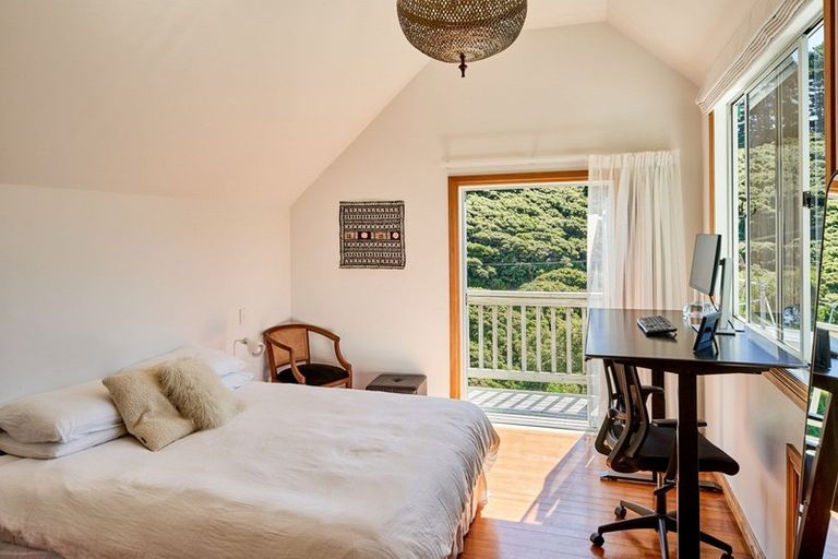 Photo of property in 105 Cluny Road, Plimmerton, Porirua, 5026