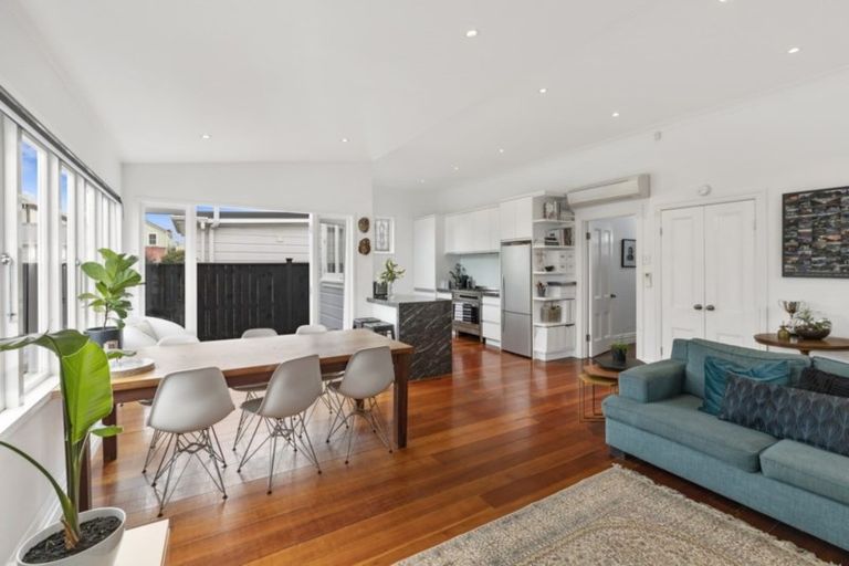 Photo of property in 39 Queen Street, Petone, Lower Hutt, 5012