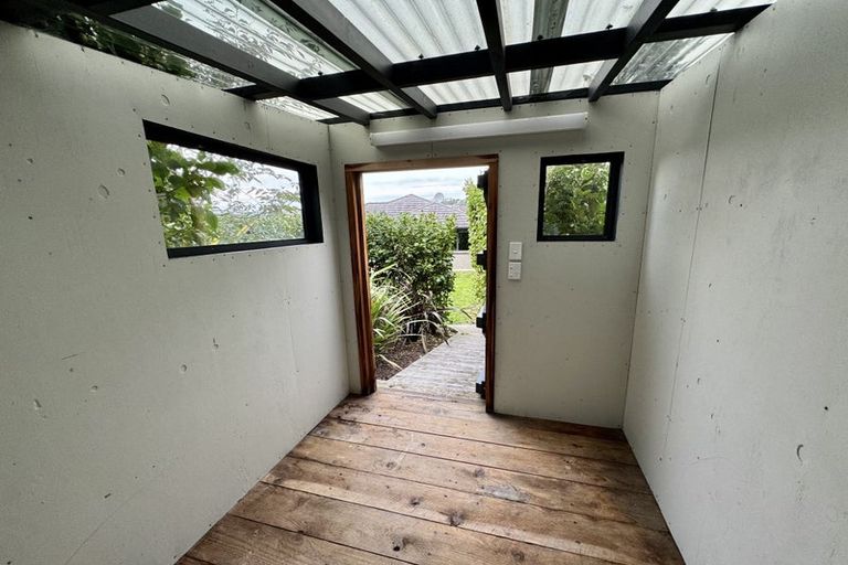 Photo of property in 31 Mooring Close, Whitby, Porirua, 5024