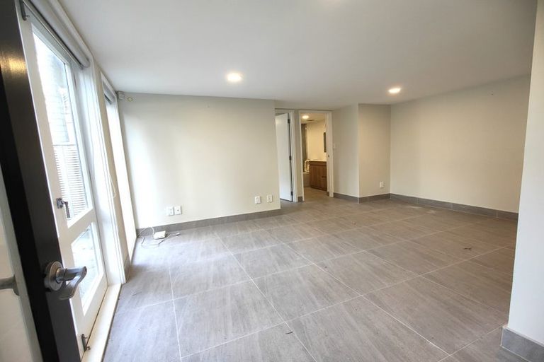 Photo of property in 122 Beach Road, Castor Bay, Auckland, 0620